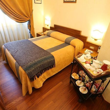 Al Colonnato Di San Pietro Bed & Breakfast Rome Bagian luar foto