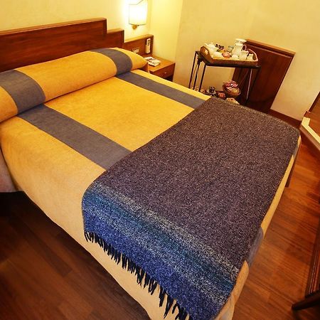 Al Colonnato Di San Pietro Bed & Breakfast Rome Bagian luar foto