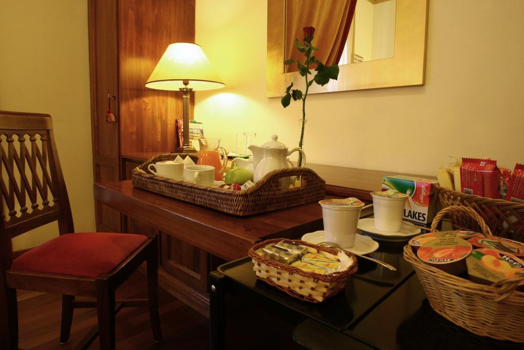 Al Colonnato Di San Pietro Bed & Breakfast Rome Bagian luar foto