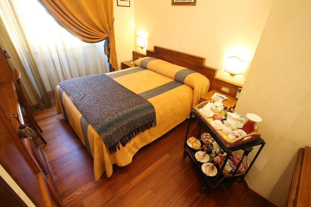 Al Colonnato Di San Pietro Bed & Breakfast Rome Bagian luar foto