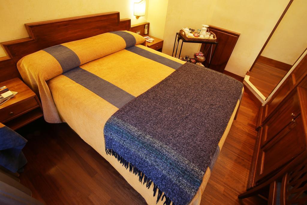 Al Colonnato Di San Pietro Bed & Breakfast Rome Bagian luar foto