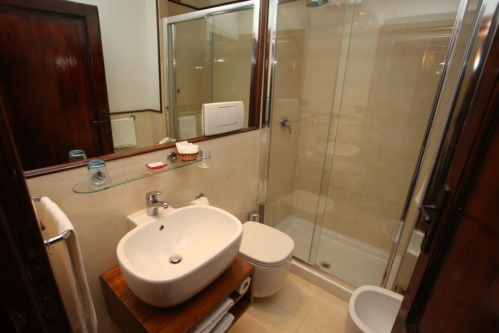 Al Colonnato Di San Pietro Bed & Breakfast Rome Bagian luar foto