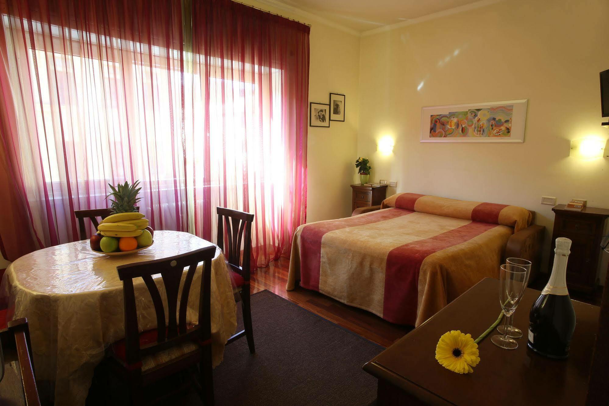 Al Colonnato Di San Pietro Bed & Breakfast Rome Bagian luar foto