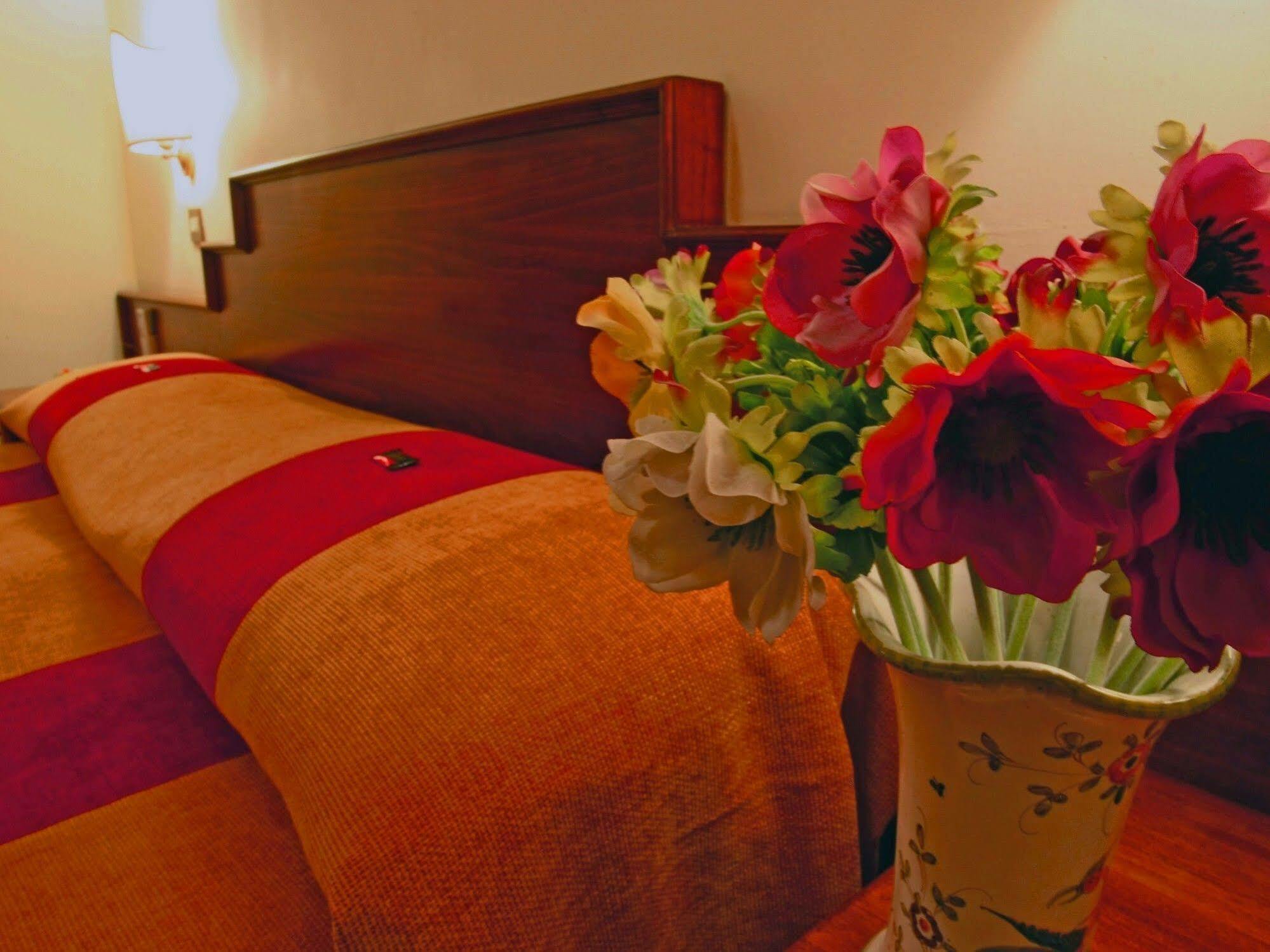 Al Colonnato Di San Pietro Bed & Breakfast Rome Bagian luar foto